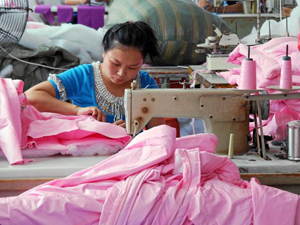 Подпольное производство корпоративной одежды